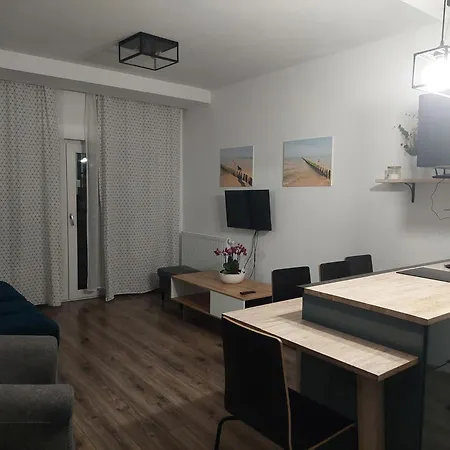 Nad Zalewem 9/1 *